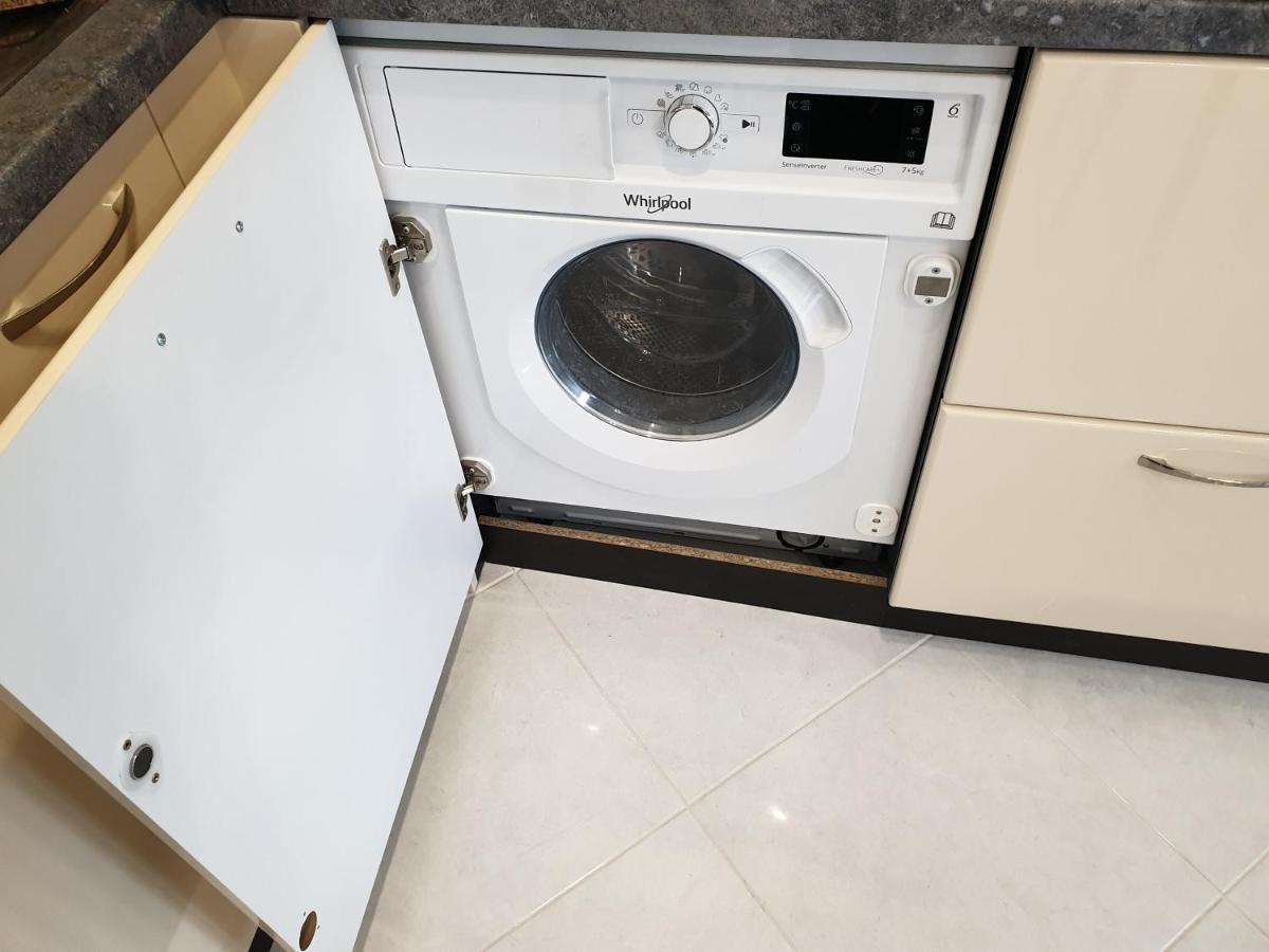 New The Twins Varna Two-Bedroom, Apt 5 At 15 Tsani Ginchev Street, Floor 3 Esterno foto
