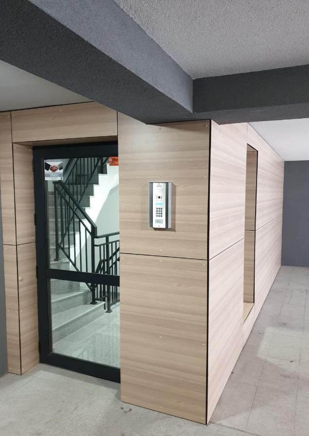 New The Twins Varna Two-Bedroom, Apt 5 At 15 Tsani Ginchev Street, Floor 3 Esterno foto
