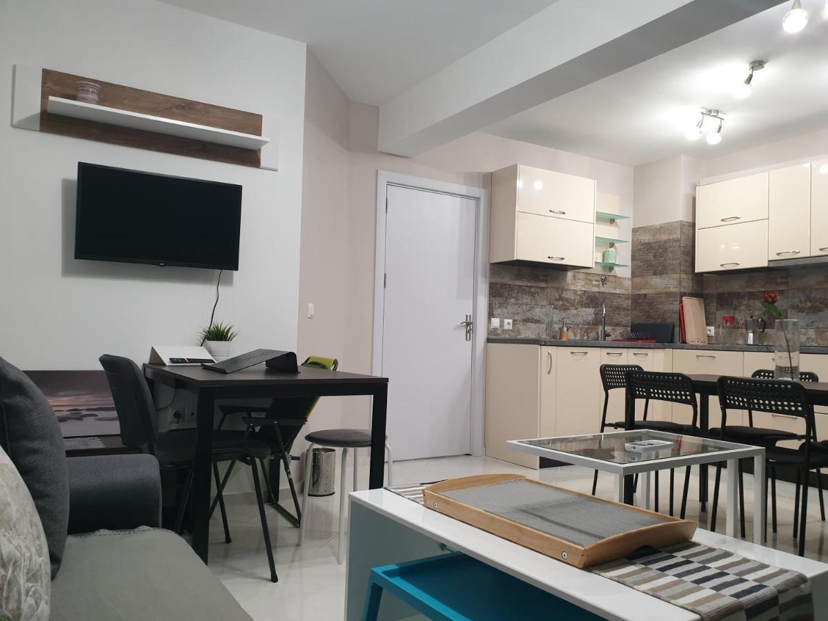 New The Twins Varna Two-Bedroom, Apt 5 At 15 Tsani Ginchev Street, Floor 3 Esterno foto
